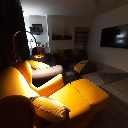 Cosy 3-Bedroom House In Aspley นอตติงแฮม ภายนอก รูปภาพ