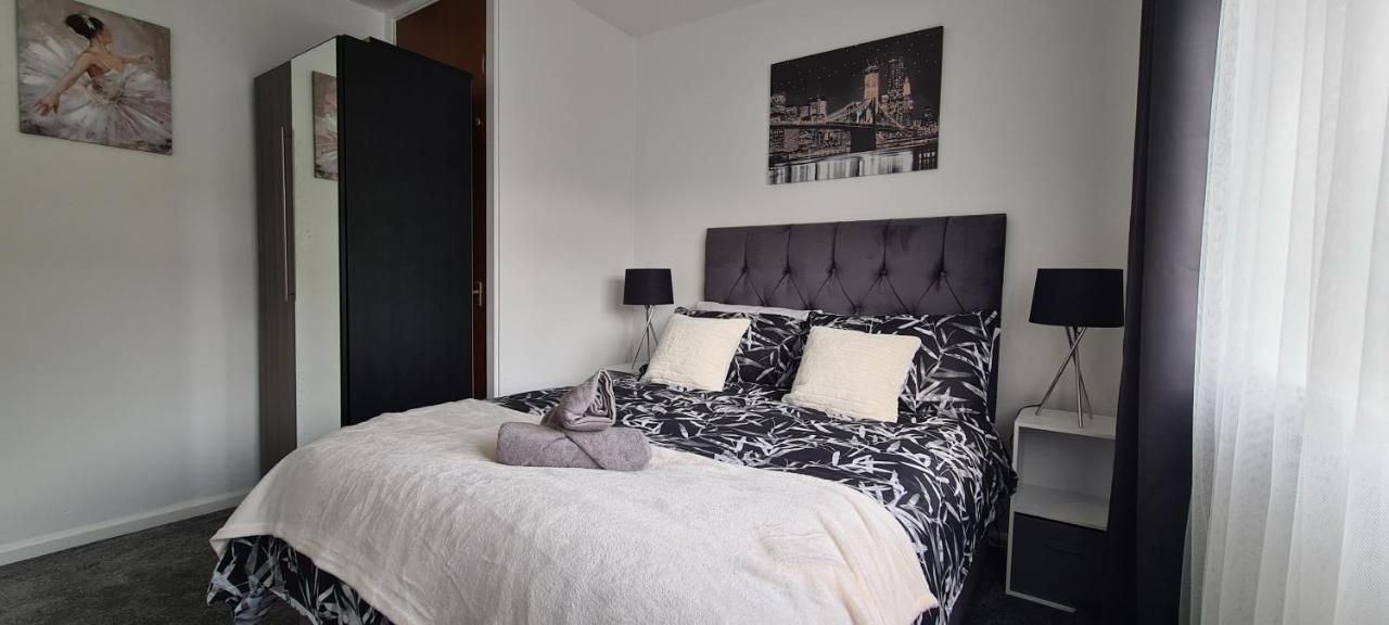 Cosy 3-Bedroom House In Aspley นอตติงแฮม ภายนอก รูปภาพ